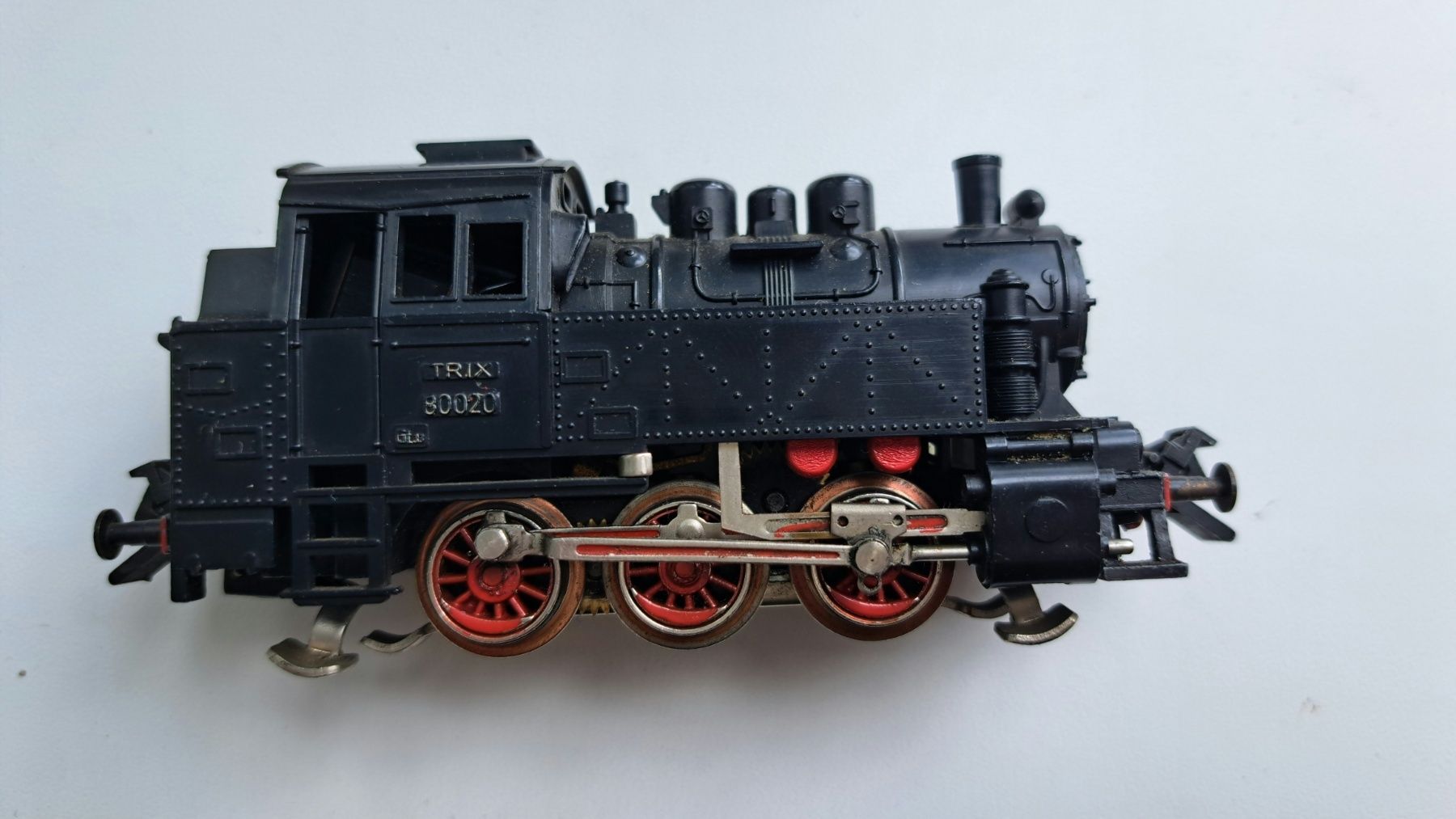 Паровоз BR80 020 фирмы TRIX