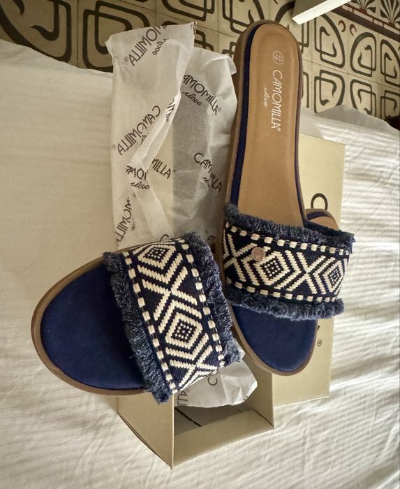 Piękne włoskie nowe klapki Camomilla Italy stylowe mniej niż pół ceny