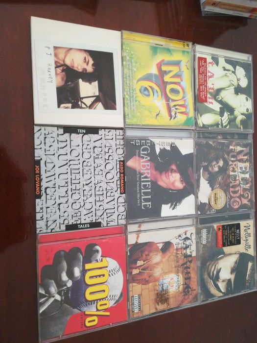 CDS vários a 2 euros cada
