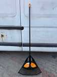 Grabie do liści-FISKARS-Leaf rake stan jak Nowa Polecam!