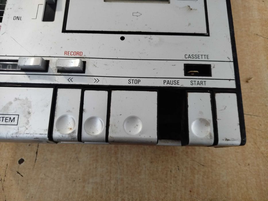Magnetofon kasetowy Grundig CN730 Hi Fi na części stan nieznany PRL