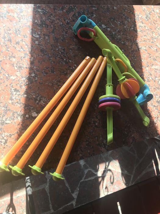 Стійка, підставка для іграшок немовлятам