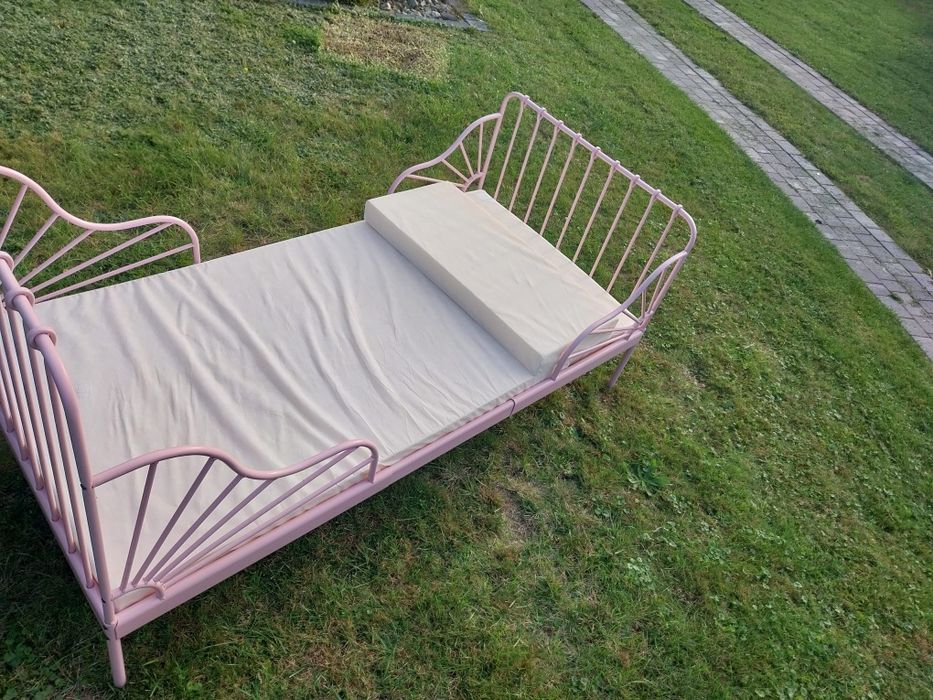 Łóżeczko ksieżniczki z IKEA praktycznie nowe.