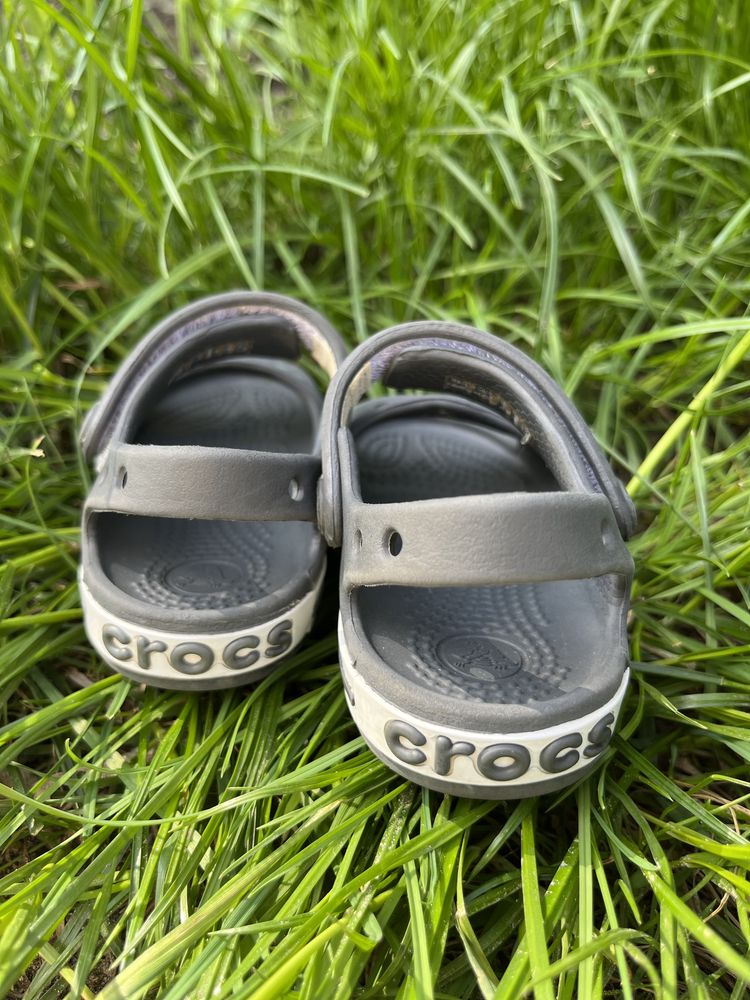 Дитячі босоніжки Crocs