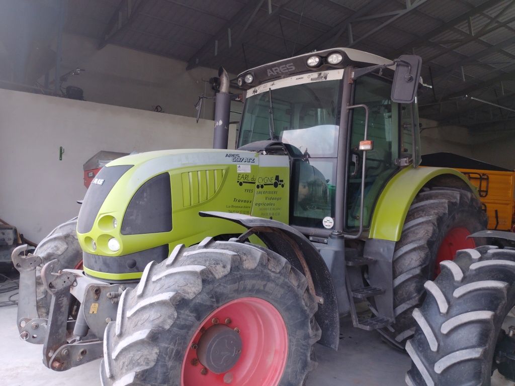 Claas Ares 697 jak renault