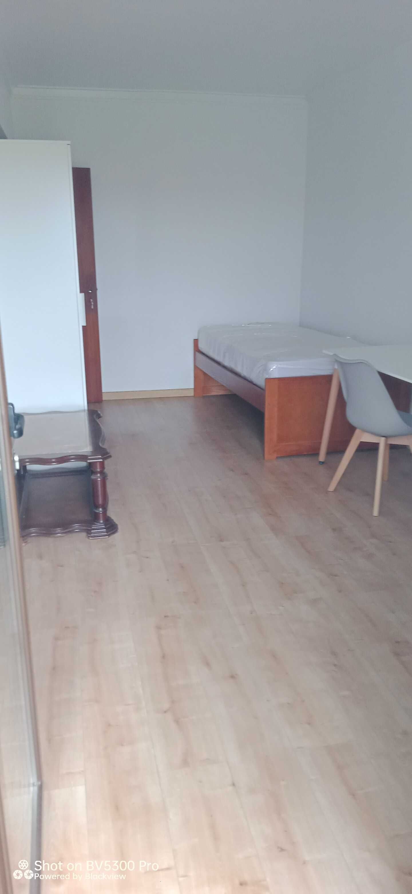 Almada-Cova da Piedade - Quartos mobilados (12-14 m2) para estudantes