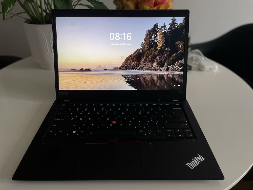 Lenovo ThinkPad T14s – Lekki, wydajny laptop biznesowy