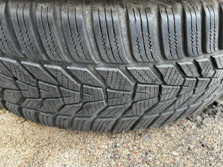 Komplet opon zimowych Hankook 225/60/17