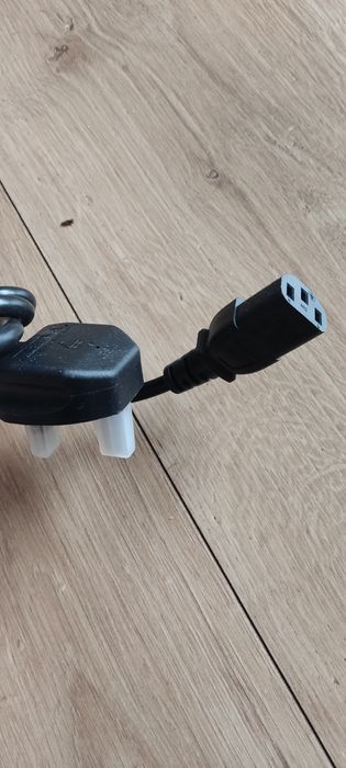 Kabel zasilający UK (3-pin) – IEC C13 – 1 metr