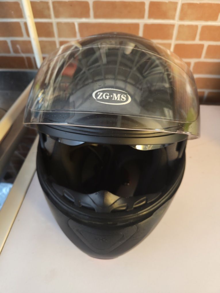 Capacete de proteção Mota