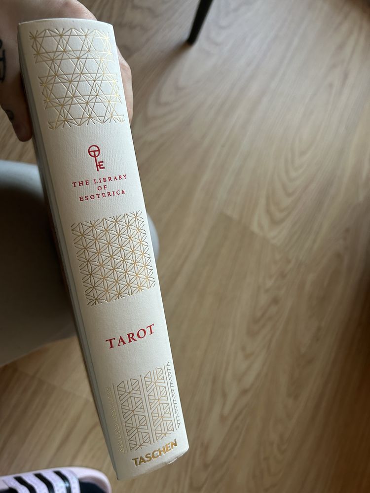 Livro Tarot TASCHEN