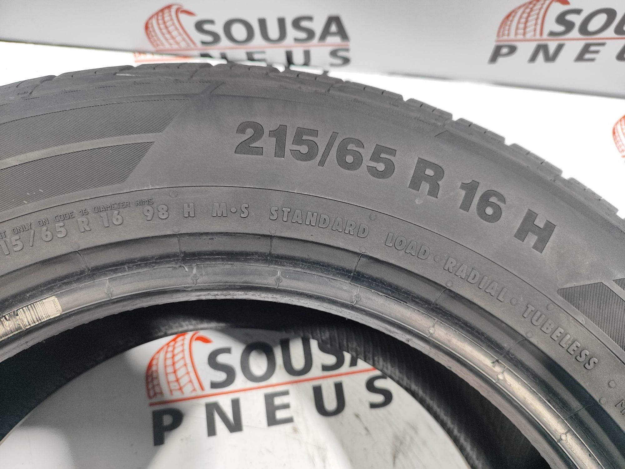 2 pneus semi novos 215-65R16 Continental - Oferta dos Portes