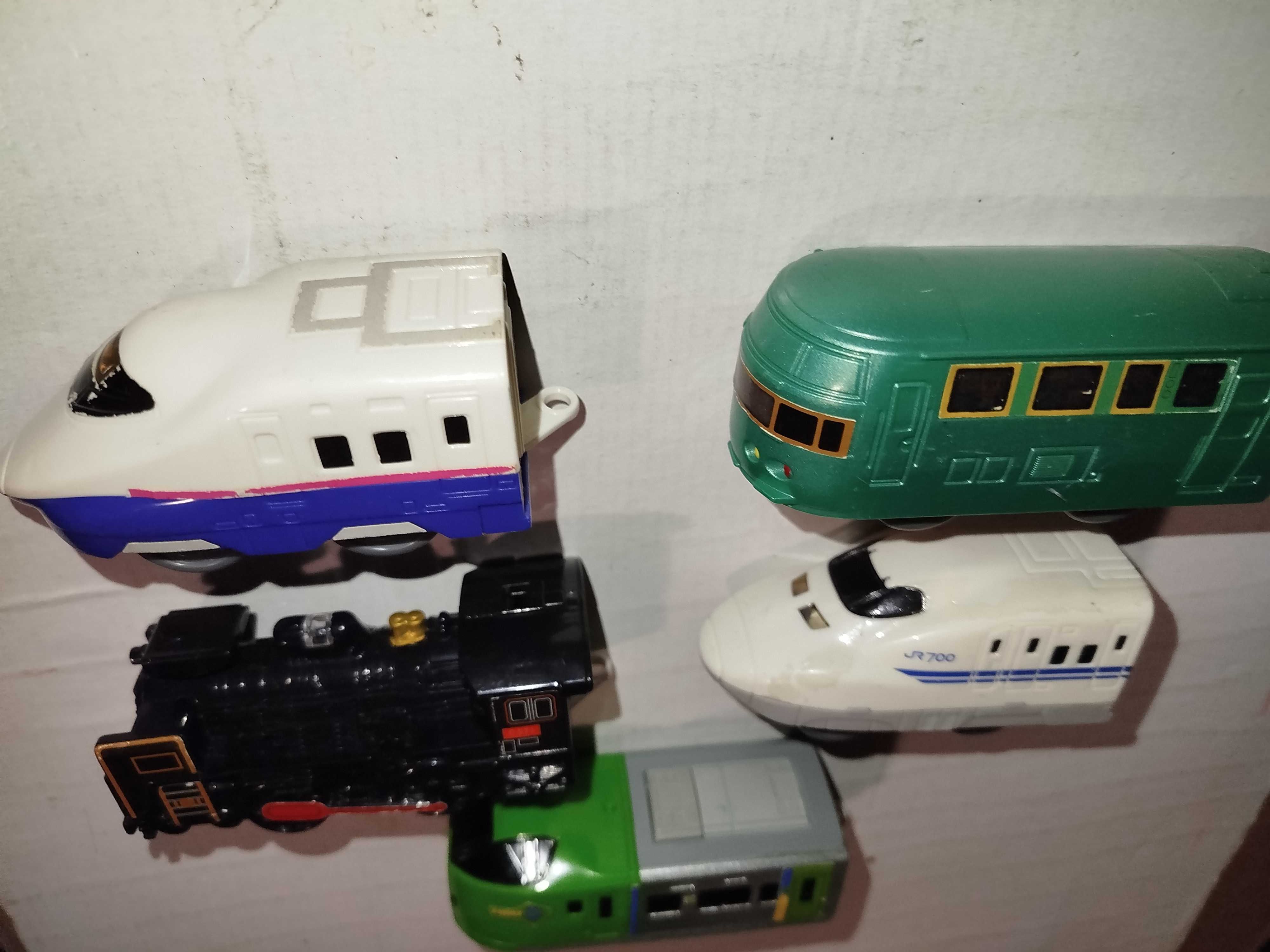 Залізниця (поїзд, вагон) TOMY з Хеппі Міл