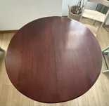 Mesa de madeira nobre extensivel