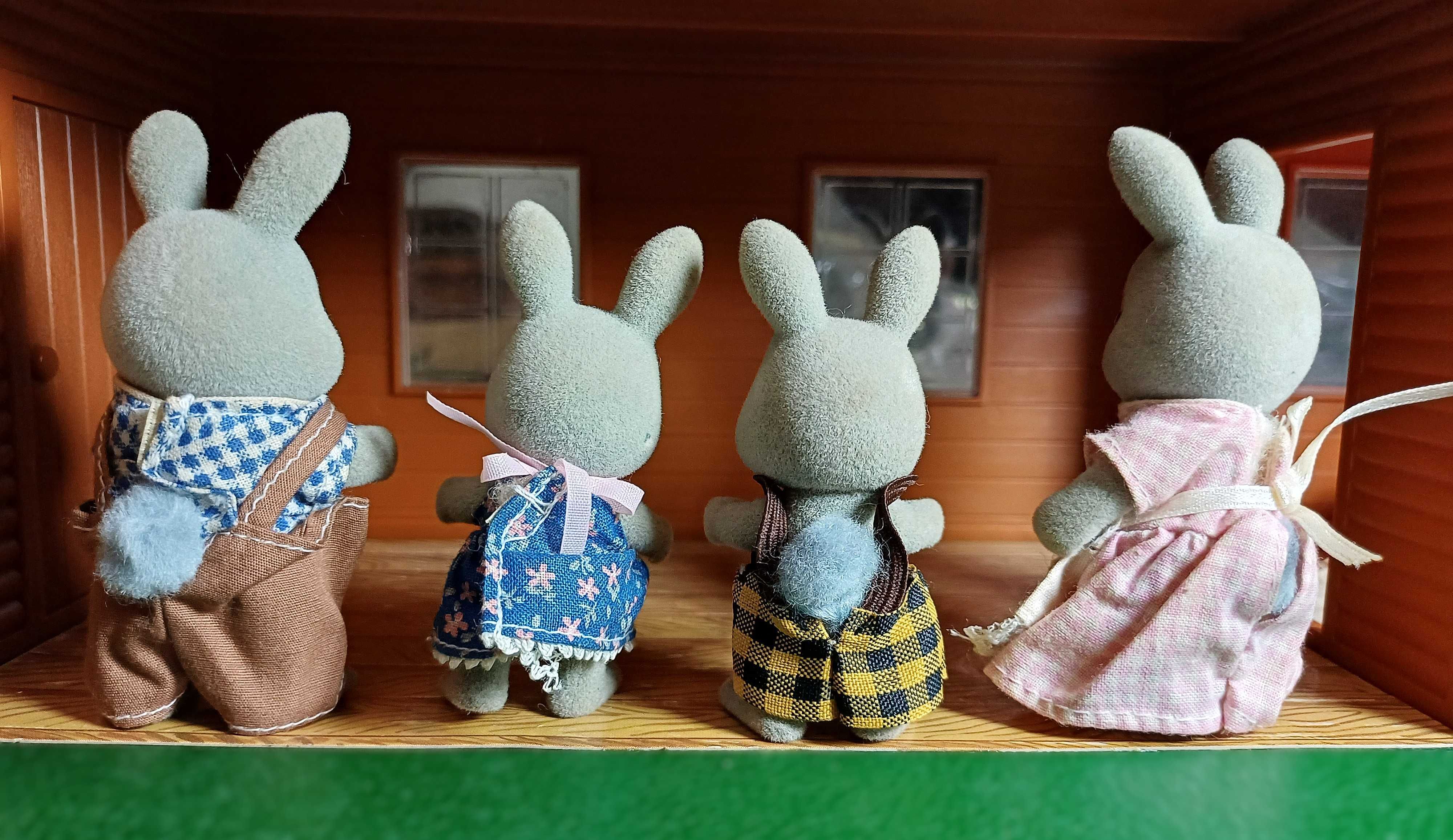 Família Completa Sylvanian Families – Coelhos Cinzentos (5 figuras)