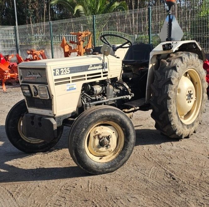 Lamborghini R235