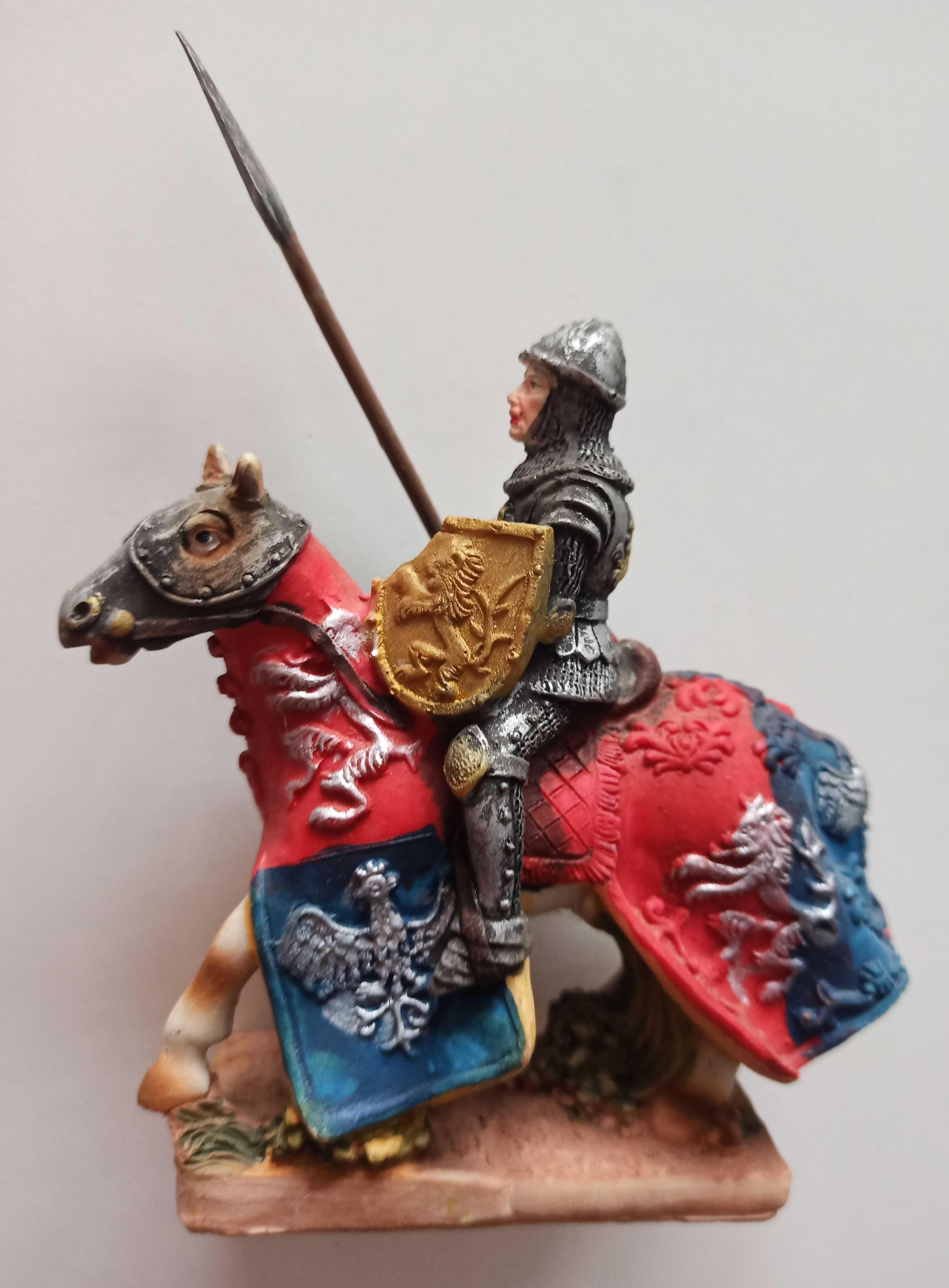 średniowieczny rycerz na koniu figurka 11,5 cm malowana ręcznie