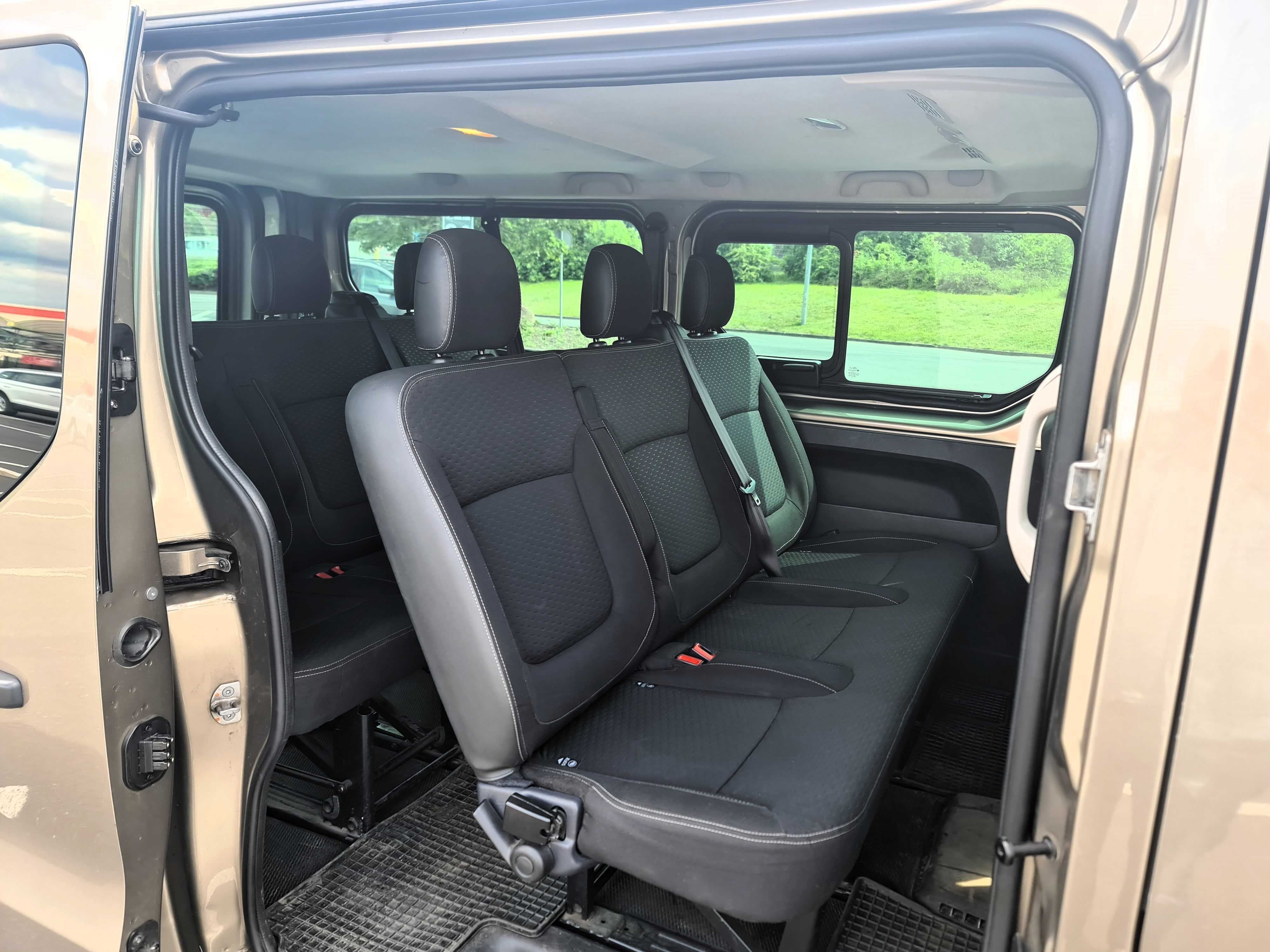 Wynajem bus Opel Vivaro 2017, 9-osobowy wersja Long