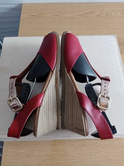 Sandálias Femininas com Salto  Tamanh0 37– Conforto !