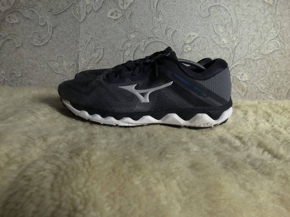 Кросівки Mizuno Wave для бігу і повсякдення 46 45,5 45 44,5 30 29,5