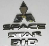 napis znaczek emblemat Mitsubishi Space Star