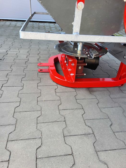 Rozsiewacz Nawozu nawozów Unior 700L