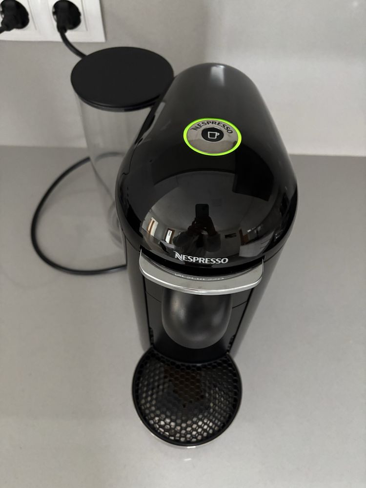 Maquina Nespresso Vertuo Plus Deluxe