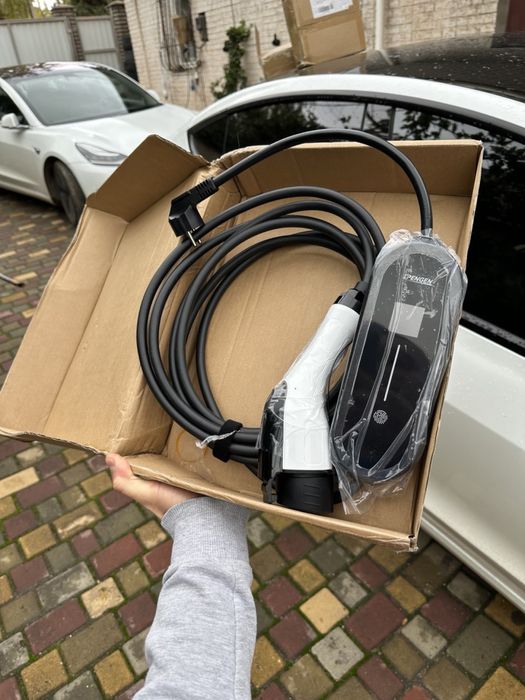 16-ампер Зарядка для электромобиля.Зарядний пристрій для електромобіля