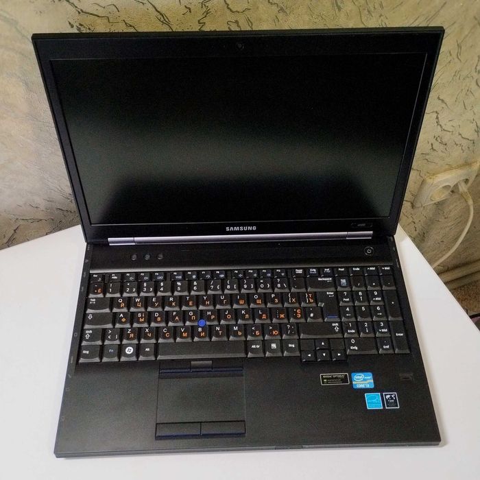 Бюджетный ноутбук Samsung NP-400B |Core i3 | 6/500 гб | батарея 2 часа