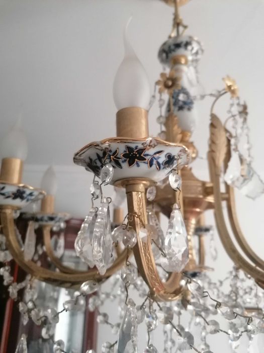 candeeiros de cristal e porcelana
