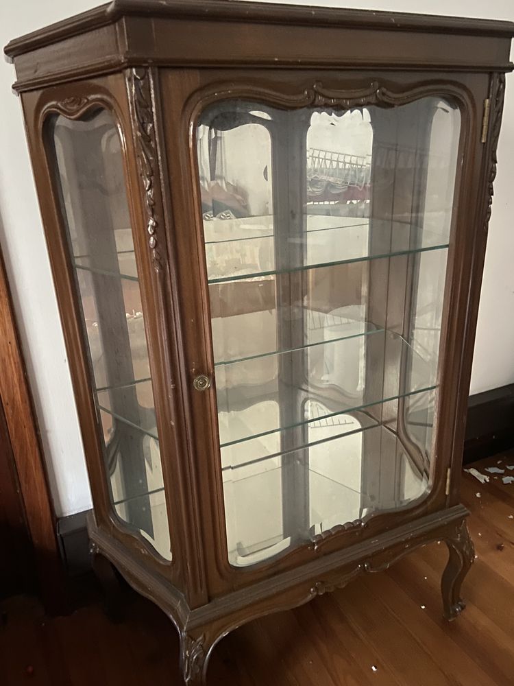 Vitrine antiga para expor coleções