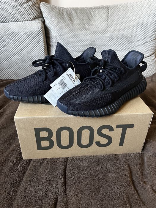 Yeezy boost 350 V2 ONYX 42 2/3