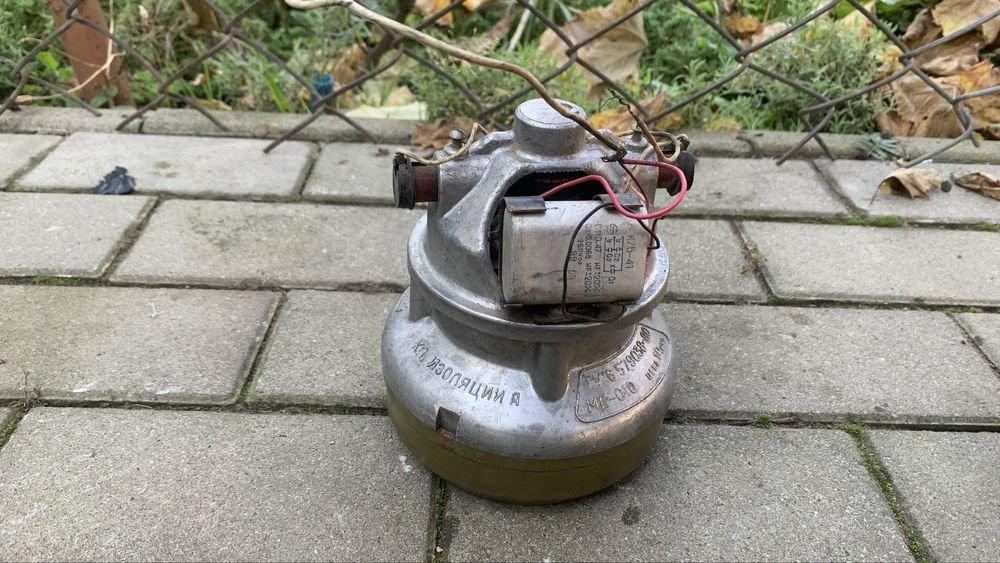 Мотор електричний 220в.