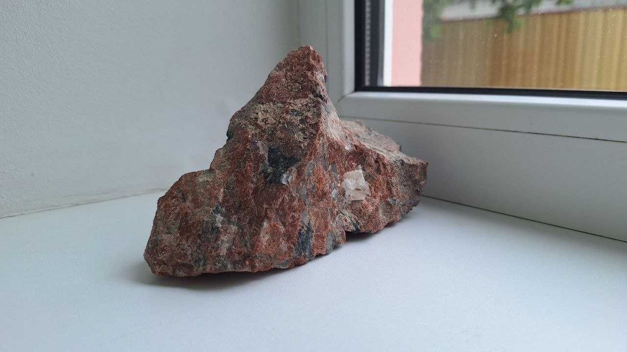 Камінь(граніт,мрамор,графіт)