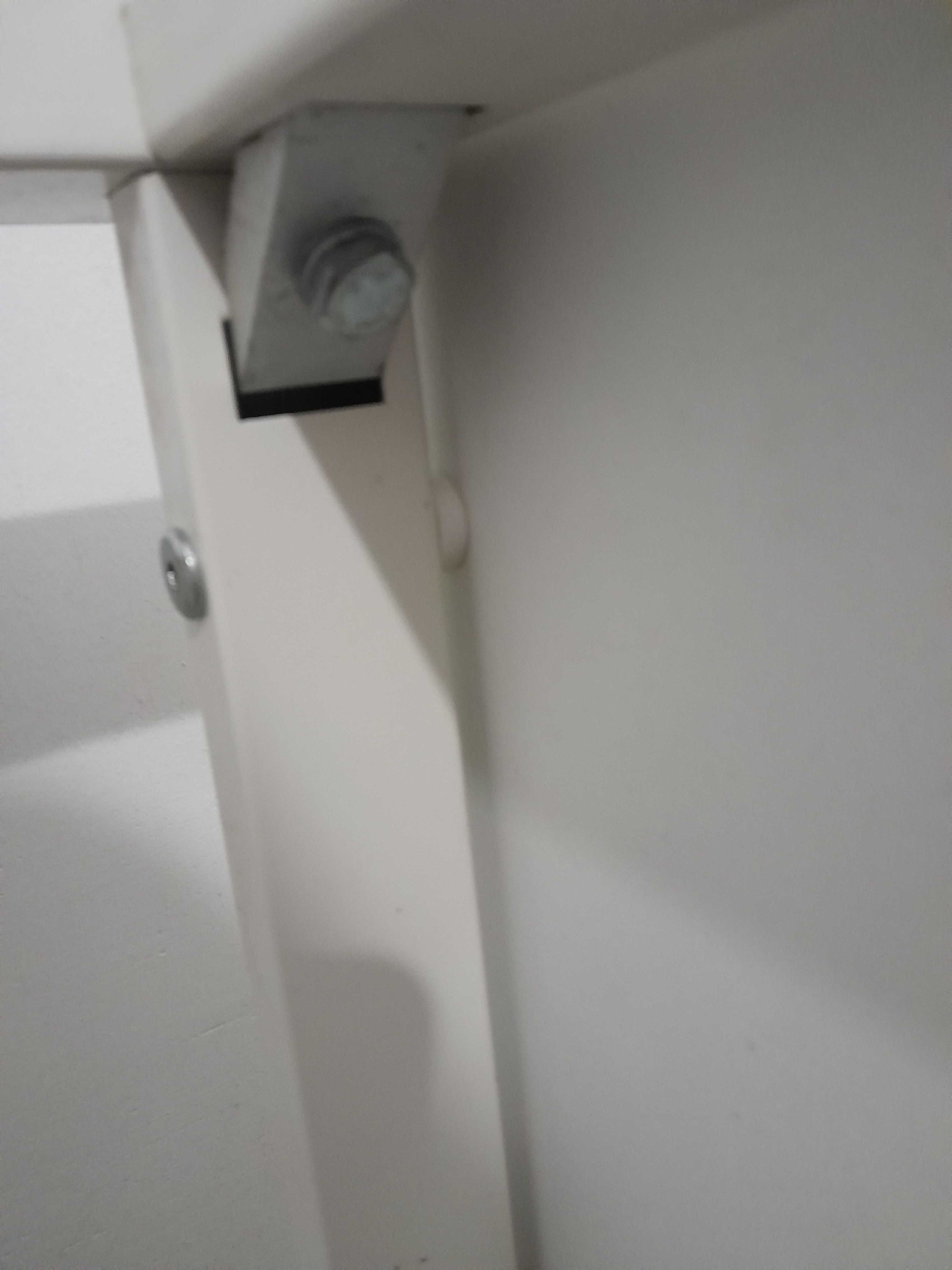 Mesa usada como nova branca