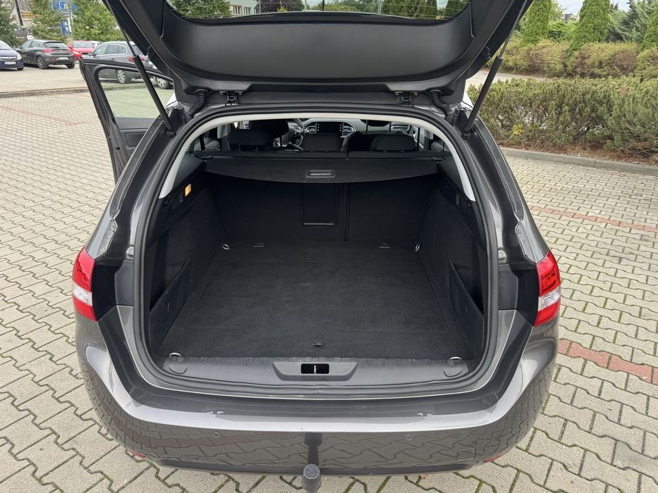 Peugeot 308 1.5 BlueHDI 130km Allure LIFT Automat FV23%
