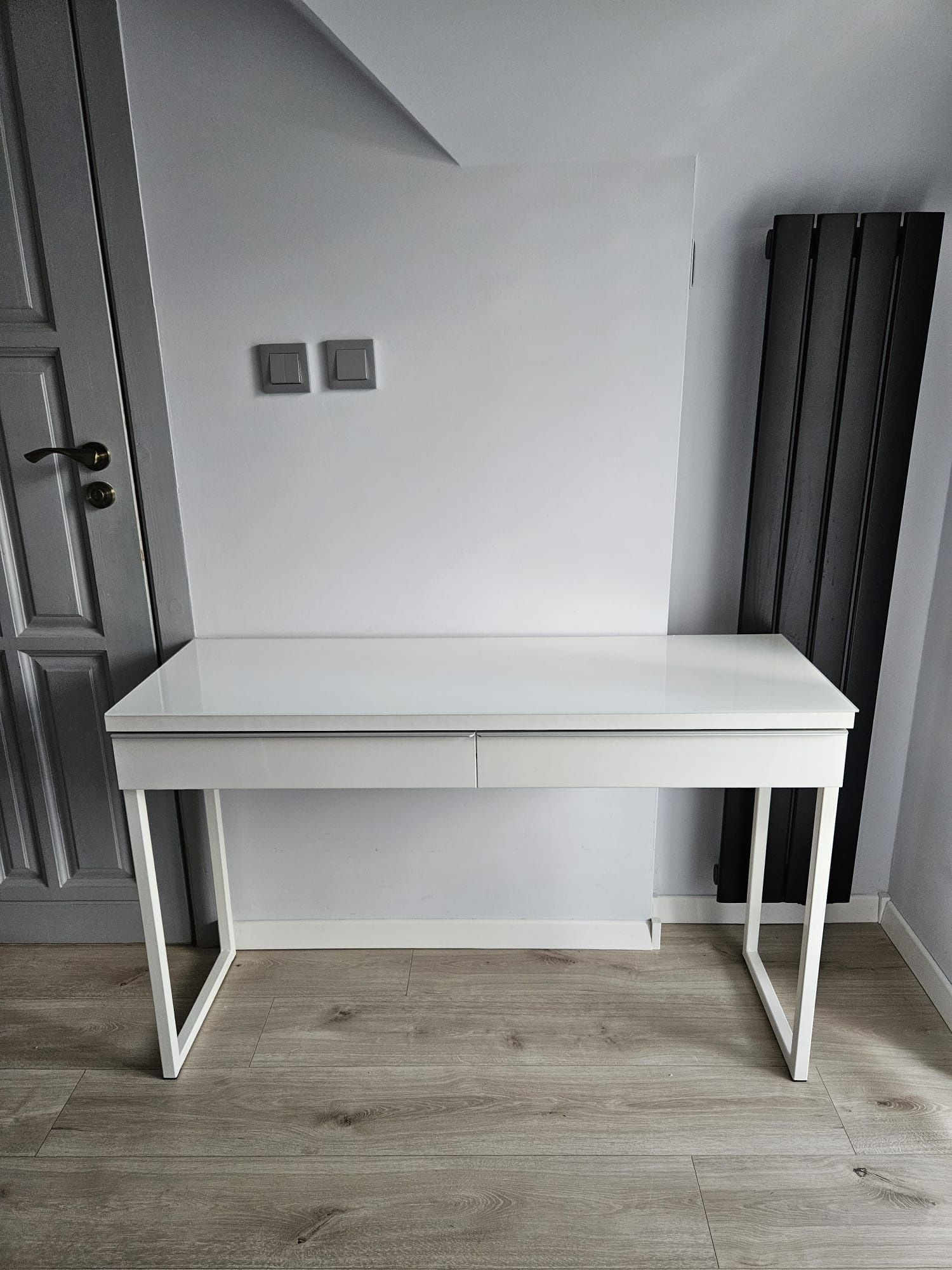 Biurko Ikea BESTÅ BURS
