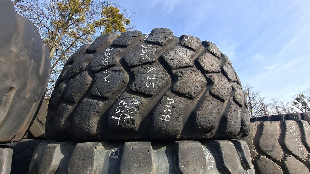 Para 23.5R25 Michelin