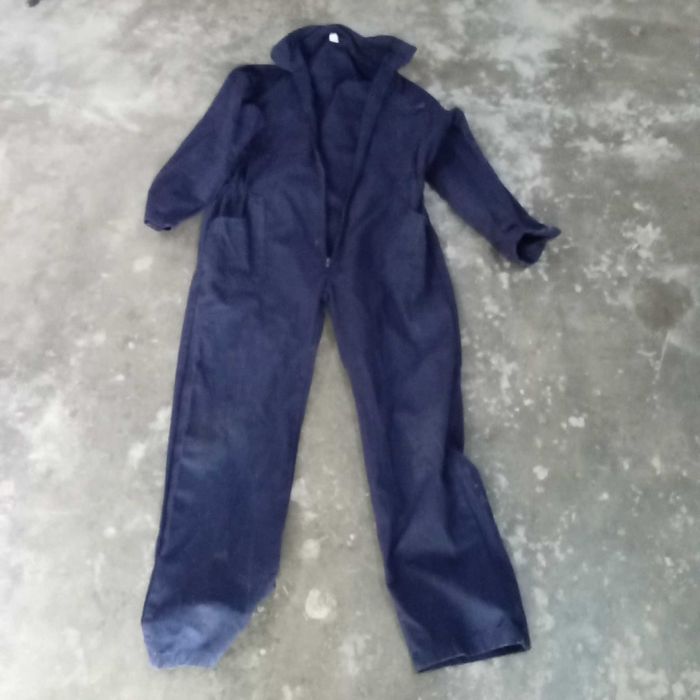 Fato de macaco, de  oficina, em ganga zul