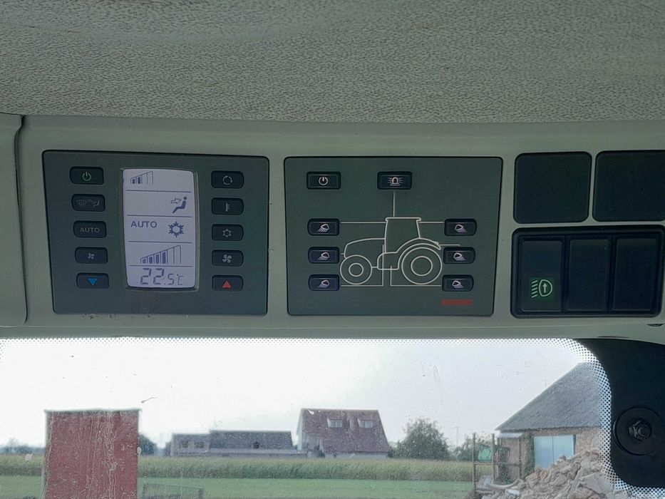 Claas  Arion 640