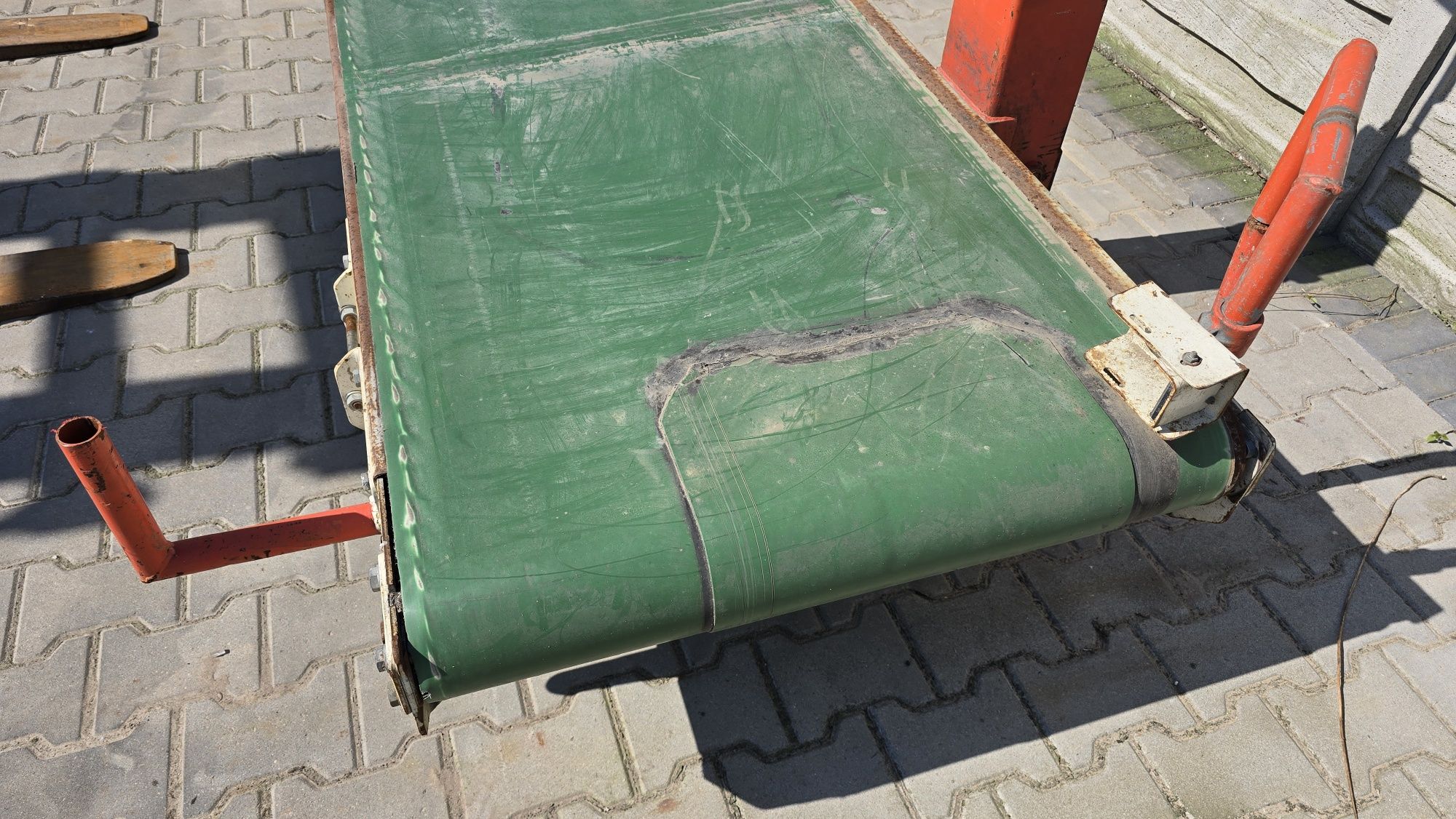 podajnik taśmowy taśmociąg przenośnik transporter stół roboczy