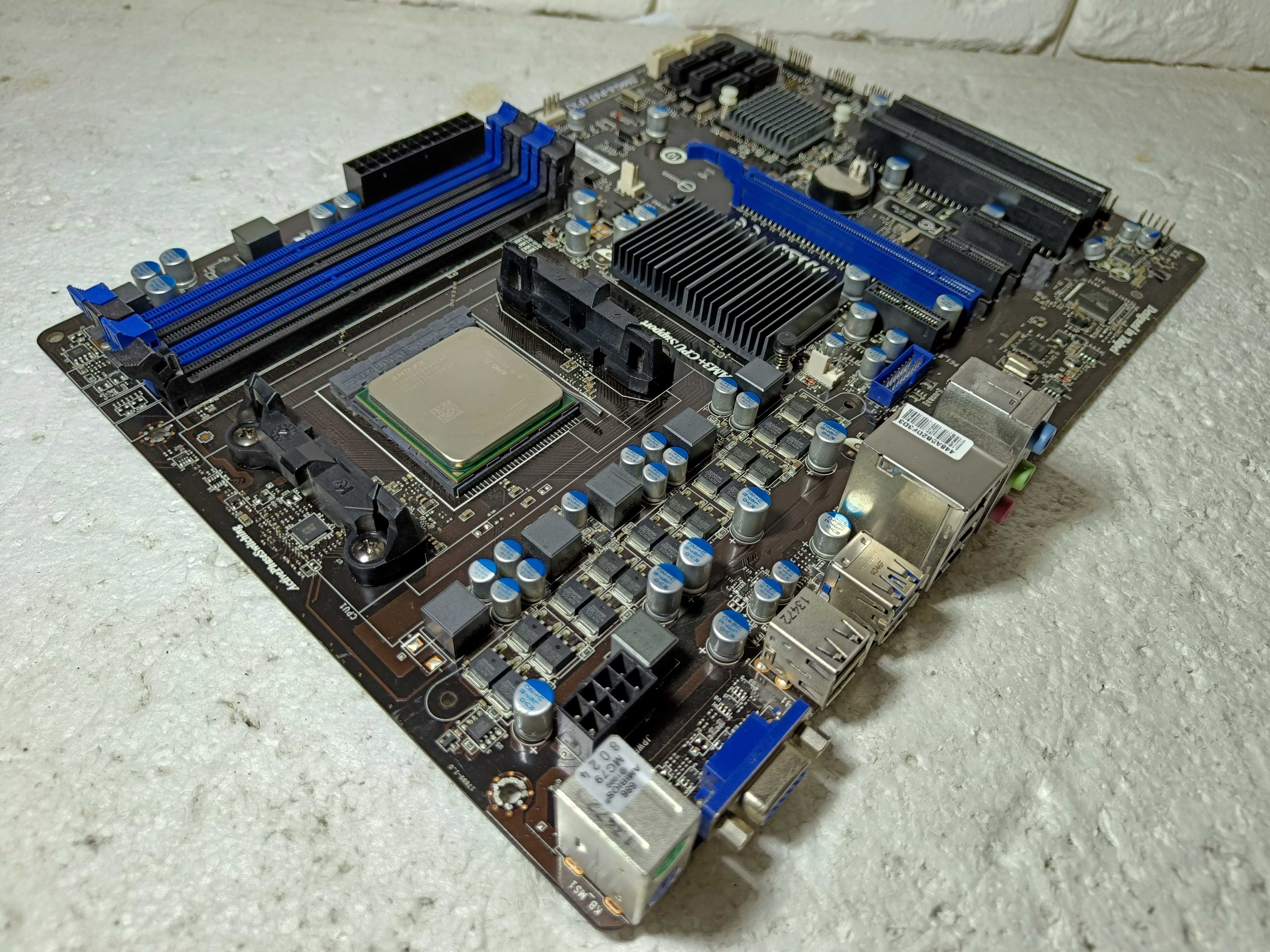 КОМПЛЕКТ Материнка AMD MSI 760GA-P43 (FX) + процесор AMD FX6300 sAM3+
