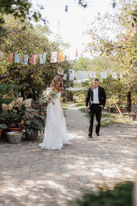 Продам весільну сукню невінчану