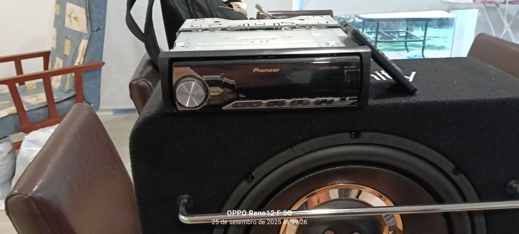 Subwoofer e amplificador