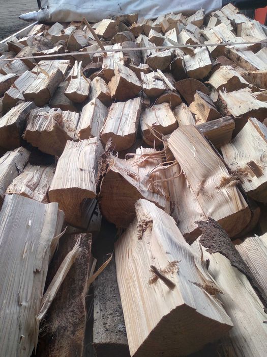 Drewno opałowe iglaste pocięte porąbane