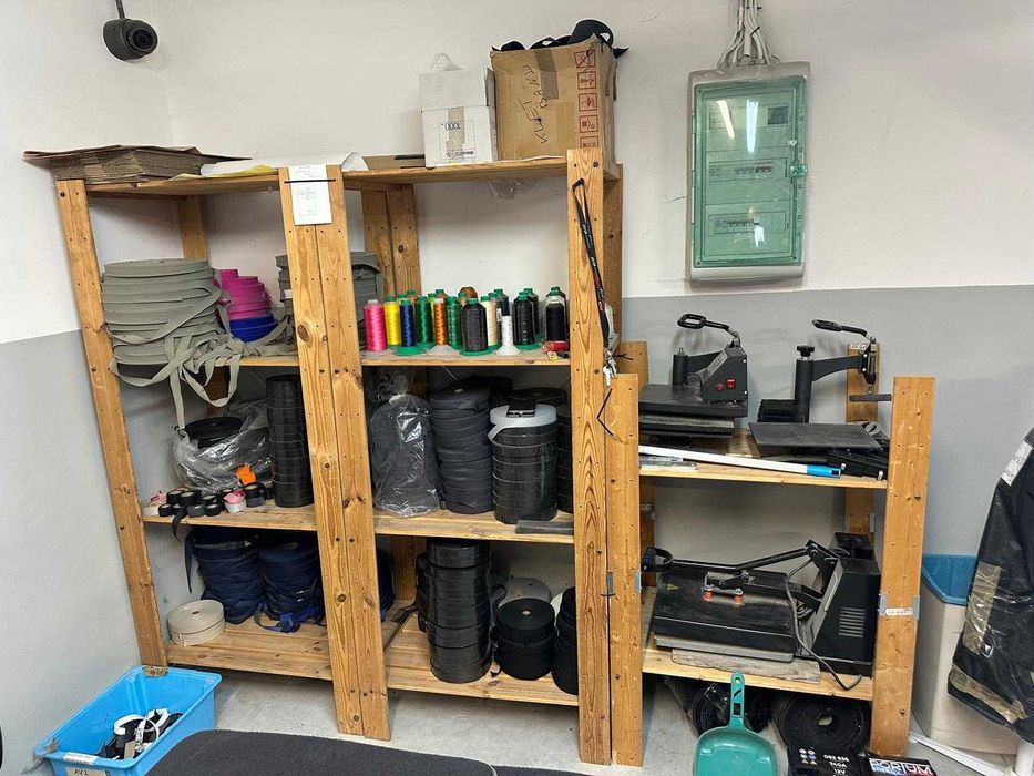 Linia produkcyjna welurowych dywaników samochodowych Maszyny Materiał