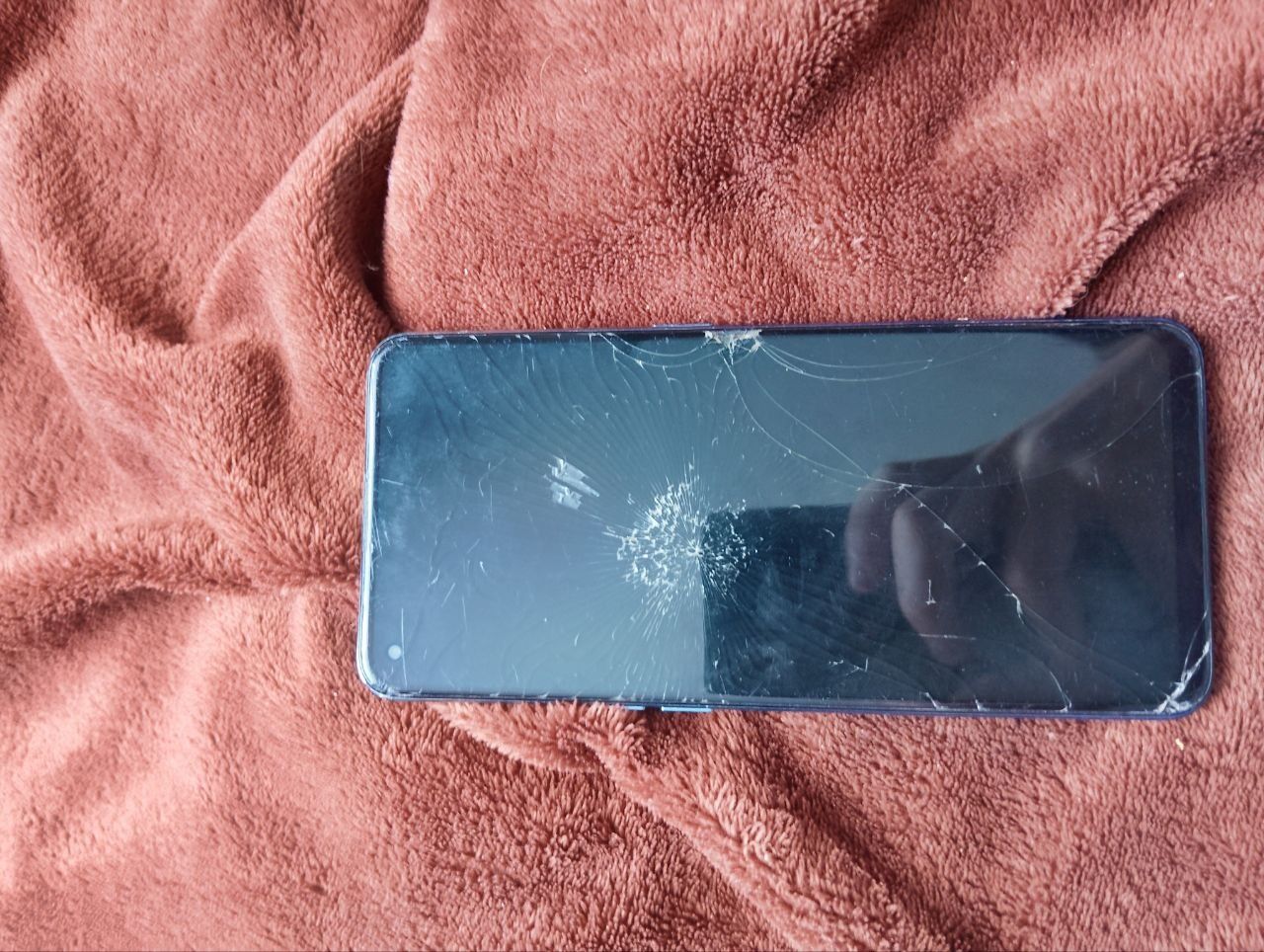 Продаю Oppo a74.