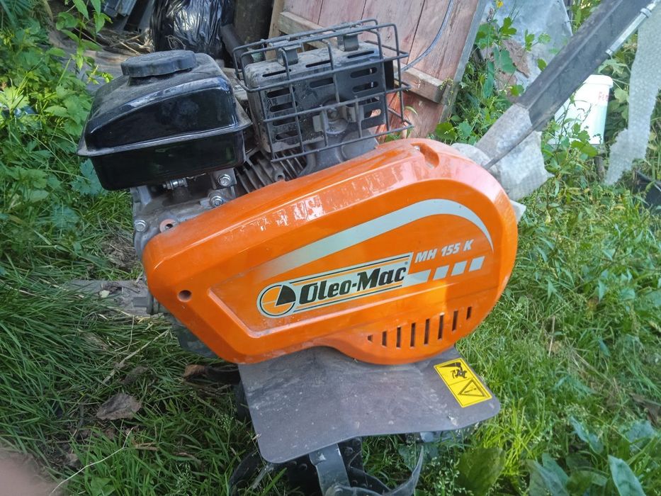 Культіватор для розпушеня землі