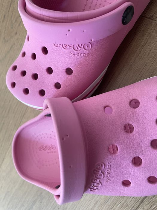 Klapki Crocs r. C10, crosy dla dziewczynki różowe