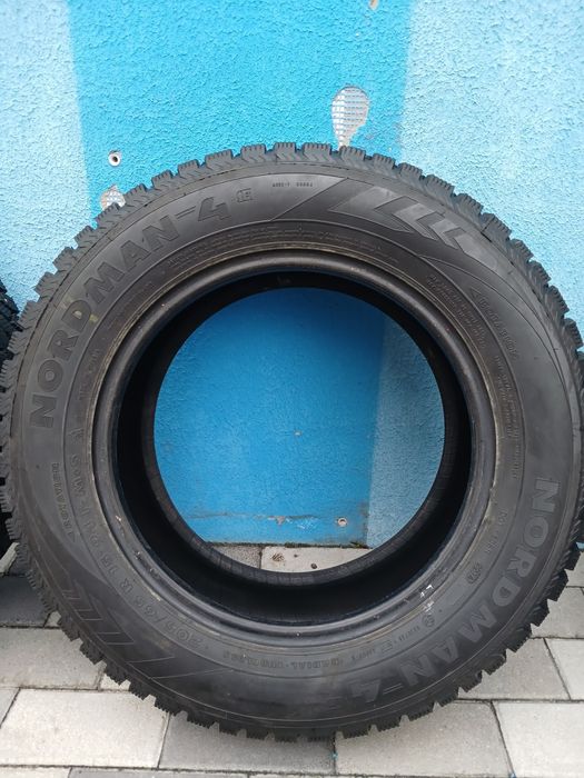 Продам шини шиповані Nokian Nordman